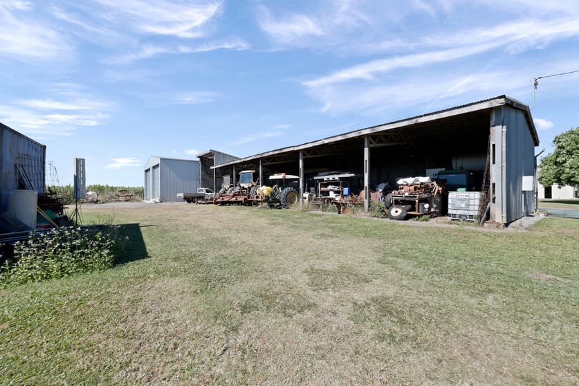 Click to view all images 2 & 16/ Weigands Road Alexandra QLD 4740 - Image 3