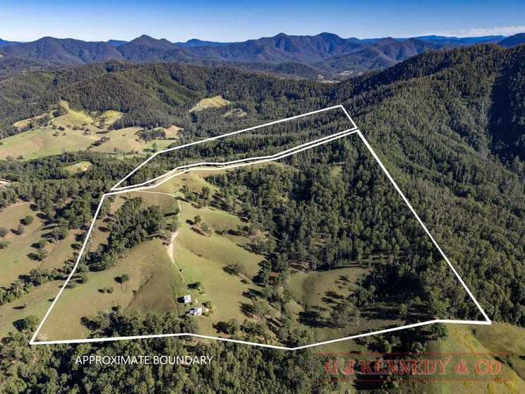 Click to view all images 190 Lemans Road Yarranbella NSW 2447 - Image 3
