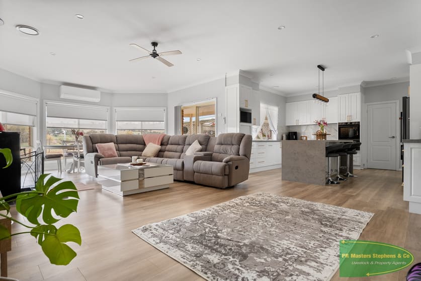 Click to view all images 114 Rockley Road Perthville NSW 2795 - Image 2