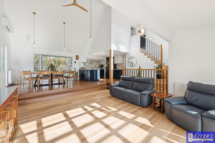 Click to view all images 4 Bembridge Road Somerville VIC 3912 - Image 1