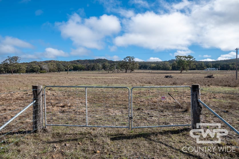 Click to view all images 1642 Torrington Road Stannum NSW 2371 - Image 2