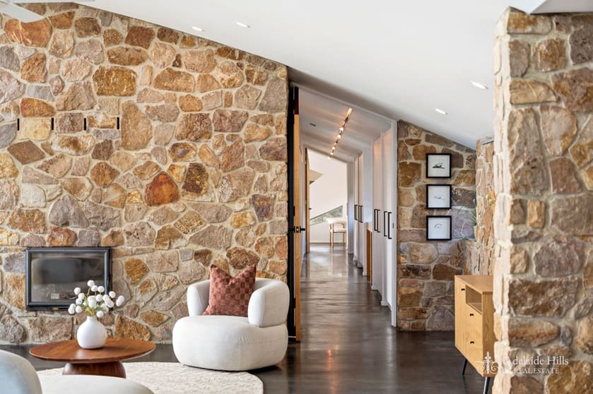 Click to view all images 122 Peters Creek Road Kangarilla SA 5157 - Image 3