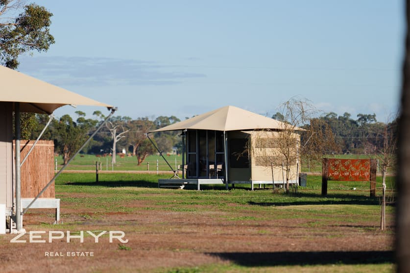 Click to view all images 381 Ambergate Road Ambergate WA 6280 - Image 2