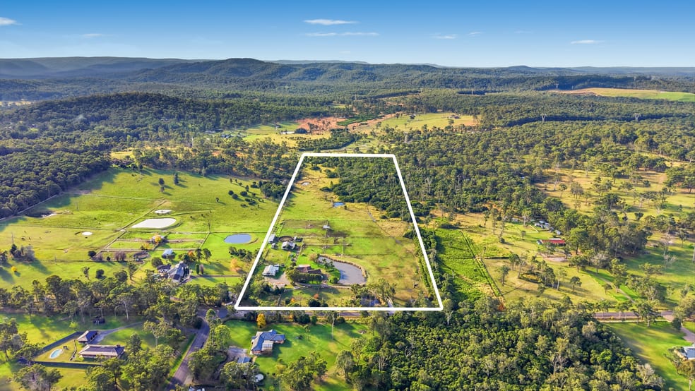 Click to view all images 70 Sandra Street Jilliby NSW 2259 - Image 2