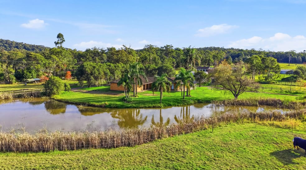 Click to view all images 70 Sandra Street Jilliby NSW 2259 - Image 1
