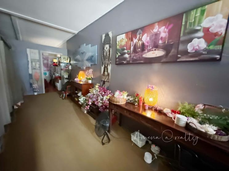 Click to view all images 90 Cook Street Oxley QLD 4075 - Image 3