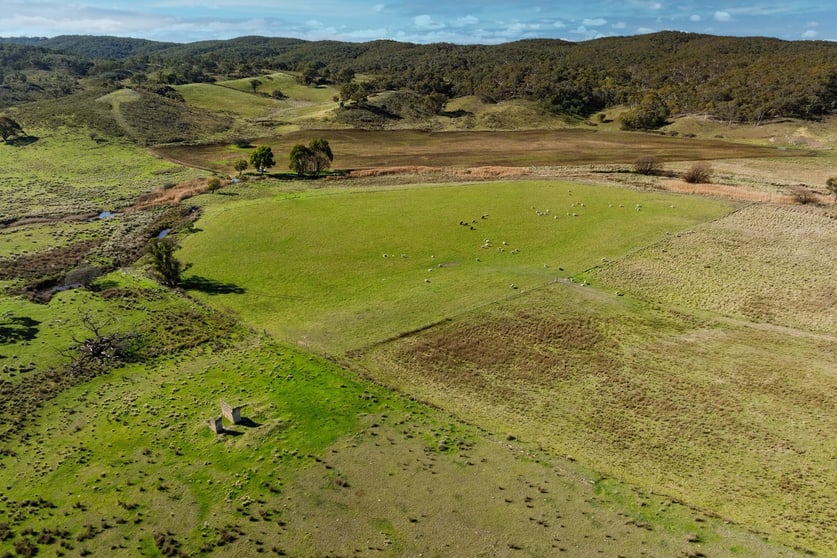 Click to view all images 2696 Middle Arm Road Goulburn NSW 2580 - Image 3