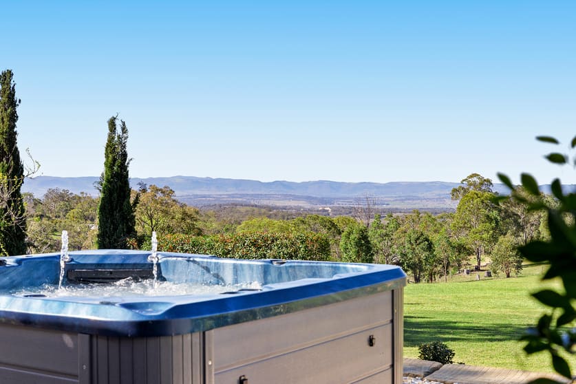 Click to view all images 2129 Old Stanthorpe Road Cherry Gully QLD 4370 - Image 3