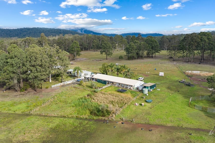 Click to view all images 13179 Pacific Highway Coolongolook NSW 2423 - Image 3