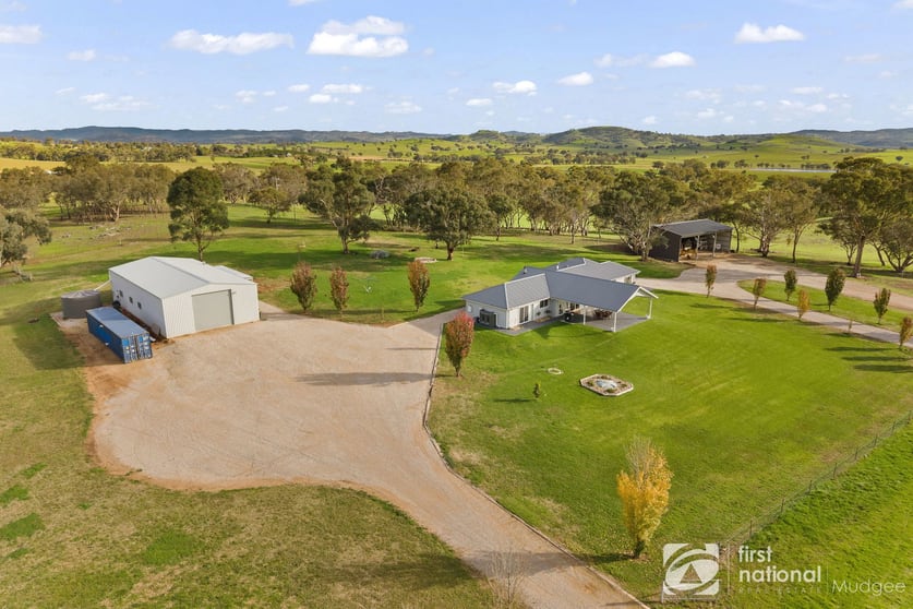 Click to view all images 76 Springfield Lane Mudgee NSW 2850 - Image 2