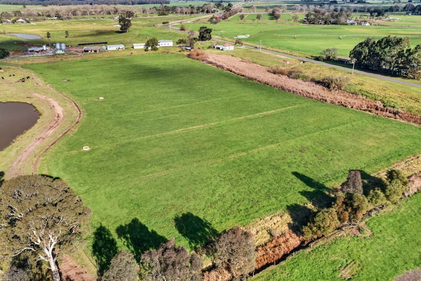 Click to view all images 633 Mewburn Park Road Maffra VIC 3860 - Image 2