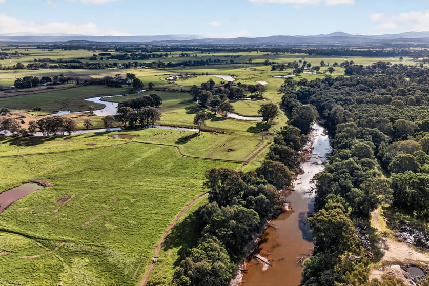 Click to view all images 633 Mewburn Park Road Maffra VIC 3860 - Image 3