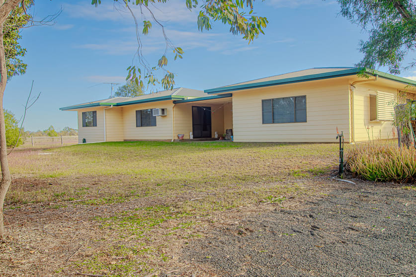 104 Sandalwood Avenue West Dalby QLD 4405 - Image 3