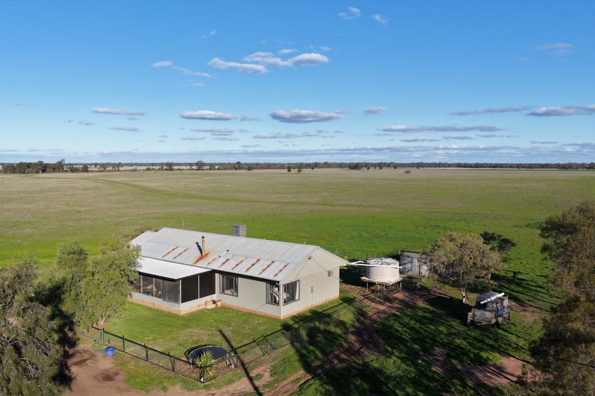 Click to view all images 462 Ison Road Wee Waa NSW 2388 - Image 1