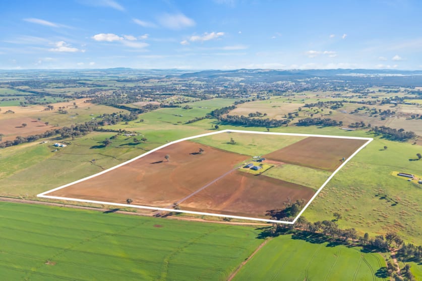 Click to view all images 89 Lynchs Lane Grenfell NSW 2810 - Image 2