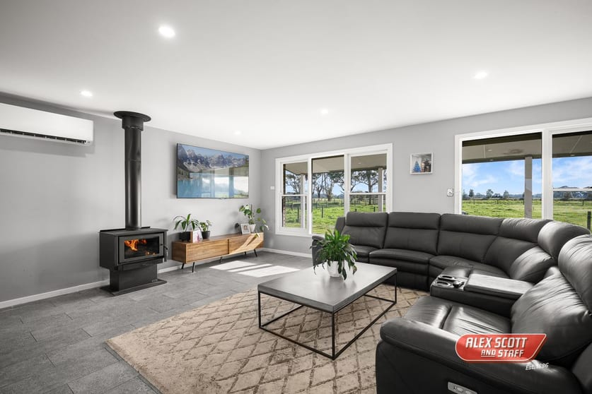 Click to view all images 850 Koo Wee Rup Longwarry Road Bayles VIC 3981 - Image 2