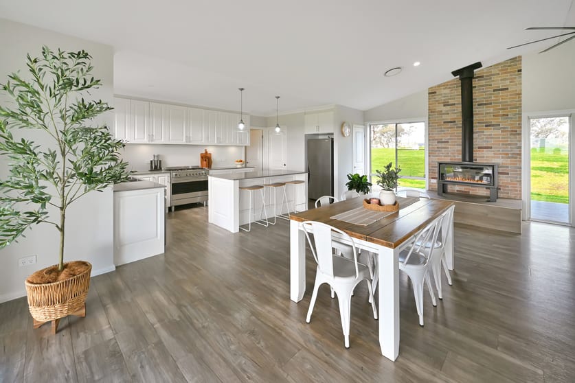 Click to view all images 76 Springfield Lane Gulgong NSW 2852 - Image 3