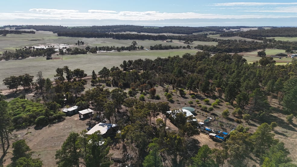 Click to view all images 582 Sheoak Road Hastings WA 6308 - Image 3