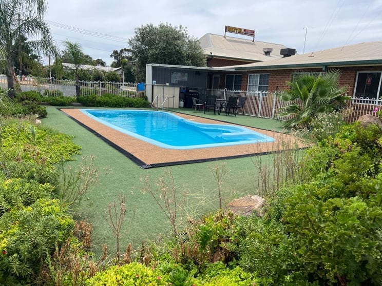 Click to view all images 4 Ungarie Road West Wyalong NSW 2671 - Image 3