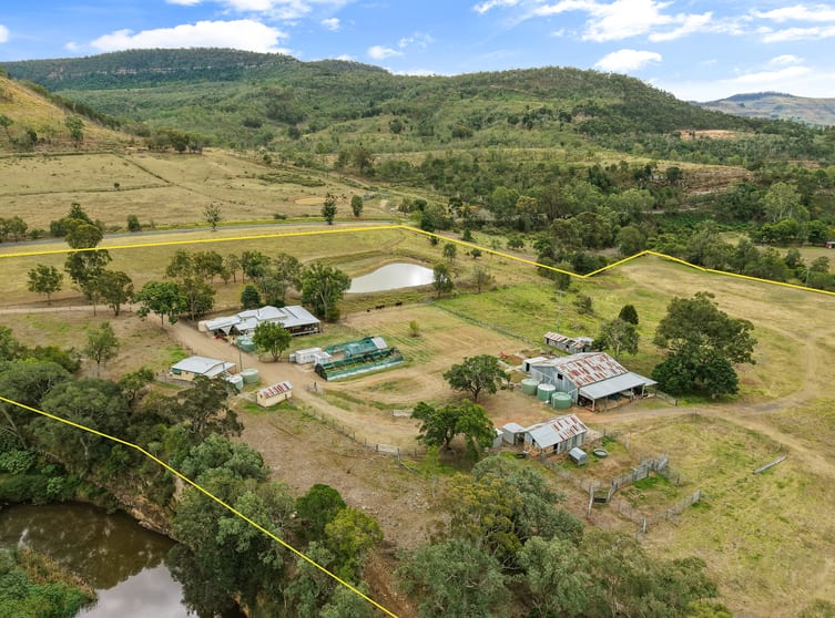 Click to view all images 1873 Gatton Clifton Road Fordsdale QLD 4343 - Image 2