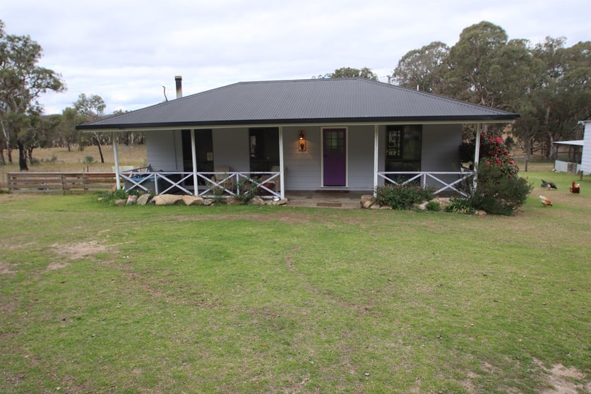 Click to view all images 205 Roos Road Tenterfield NSW 2372 - Image 3