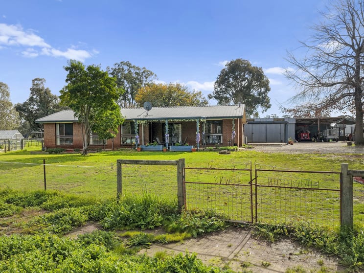 Click to view all images 45 Baines Lane Benalla VIC 3672 - Image 2