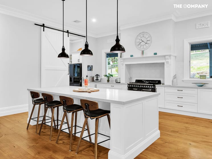 Click to view all images 945 Toomuc Valley Road Pakenham Upper VIC 3810 - Image 3