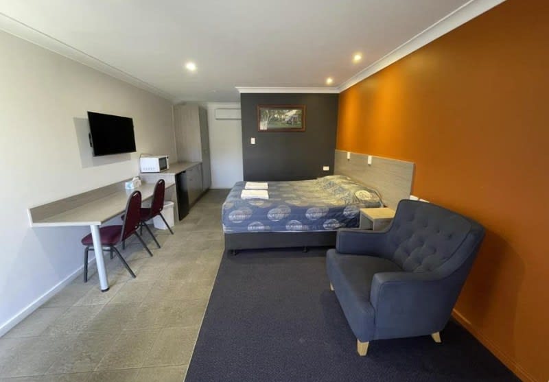 Click to view all images Accommodation & Tourism business for sale in Dubbo - Image 3