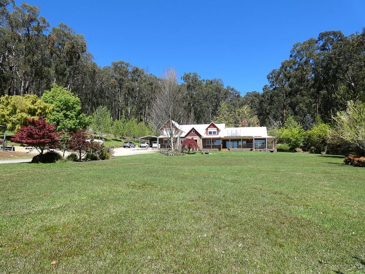 Click to view all images 185 Summerhill Road Yarra Junction VIC 3797 - Image 2