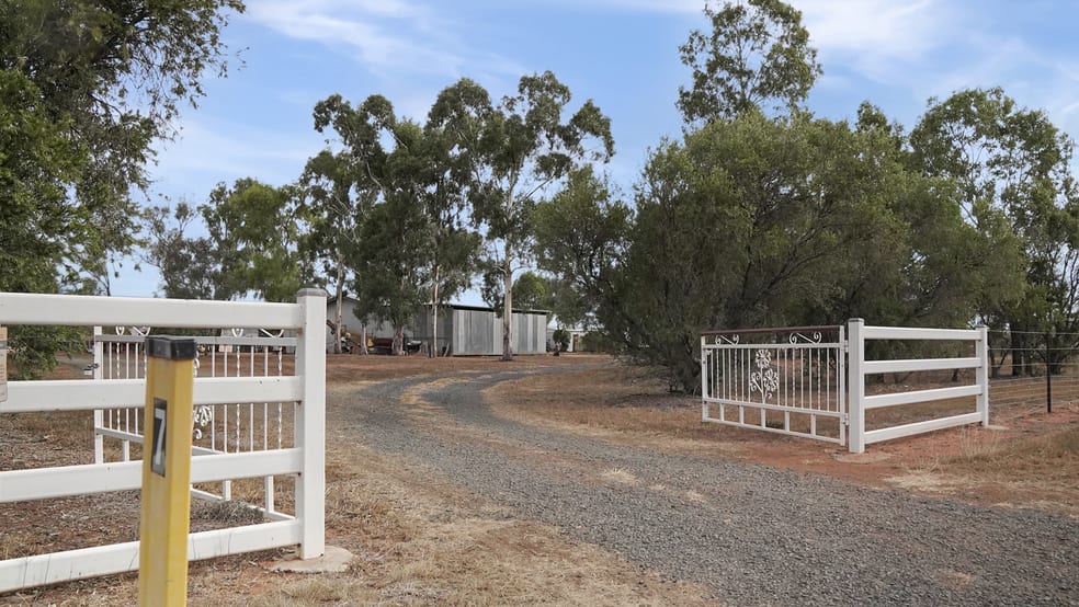 Click to view all images 7 Speed Road Oakey QLD 4401 - Image 1