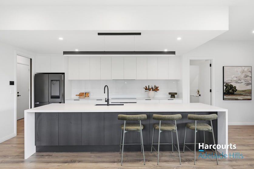 Click to view all images 9 Summit Road Meadows SA 5201 - Image 2