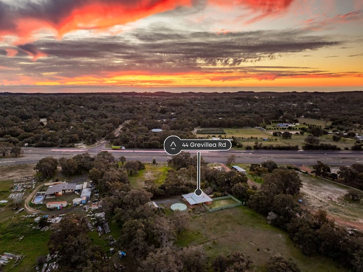 Click to view all images 44 Grevillea Road Stratham WA 6237 - Image 2