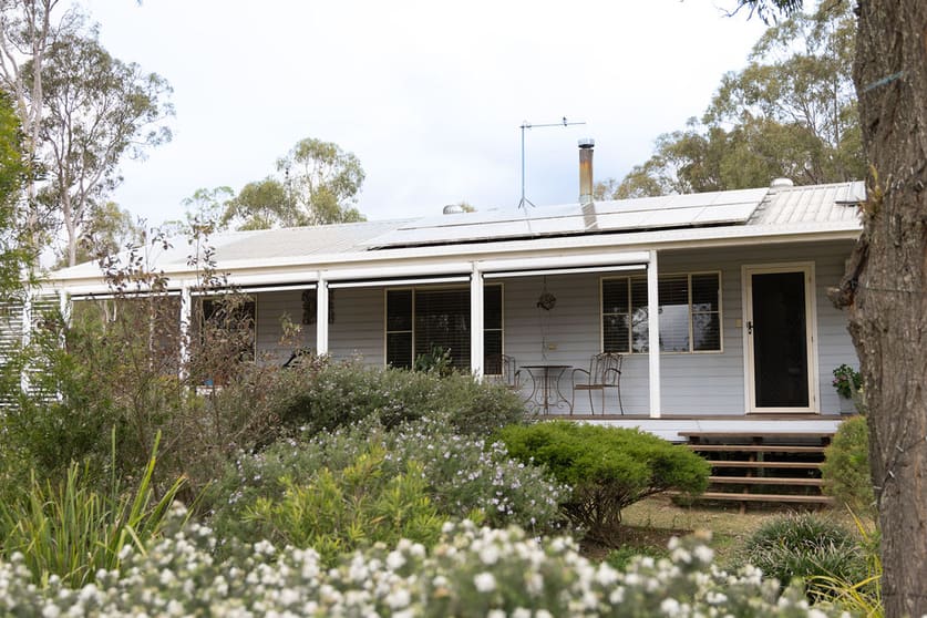 Click to view all images 139 Valewood Road Geham QLD 4352 - Image 1