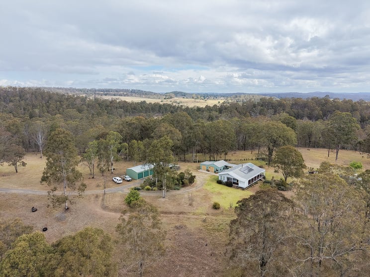 Click to view all images 139 Valewood Road Geham QLD 4352 - Image 2