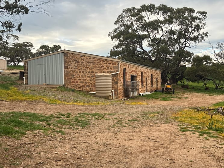 Click to view all images 158 Yakilo Homestead Road Spalding SA 5454 - Image 3