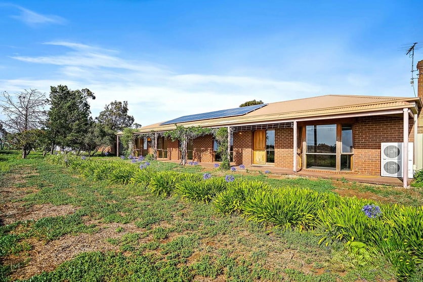 Click to view all images 15 Colin Crescent Little River VIC 3211 - Image 2