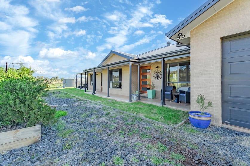 Click to view all images 44R Whitewood Road Dubbo NSW 2830 - Image 2