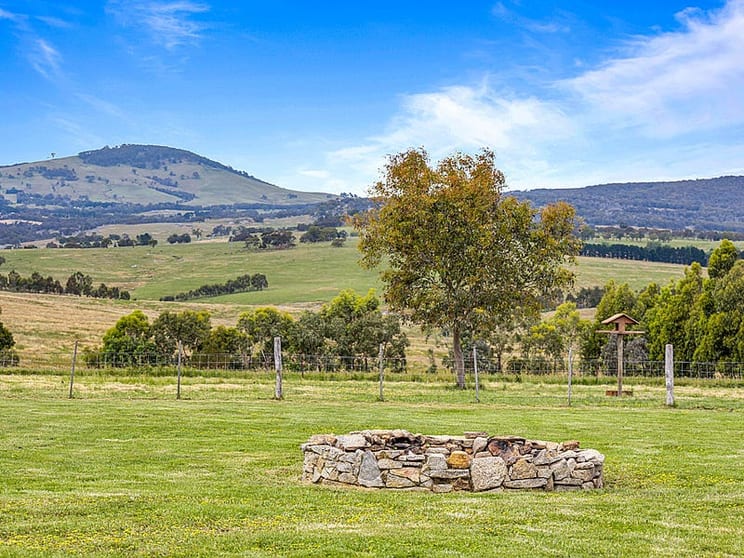 Click to view all images 800 Mcintosh Road Nulla Vale VIC 3435 - Image 1
