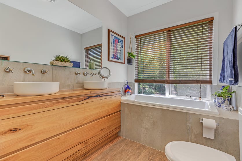 Click to view all images 263 Mitchell Road Echuca Village VIC 3564 - Image 3