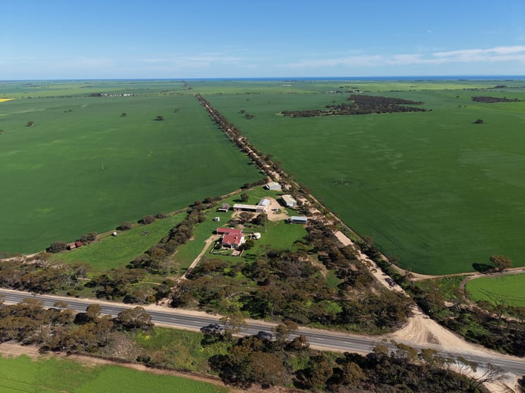 Click to view all images 8158 Spencer Highway Alford SA 5555 - Image 1