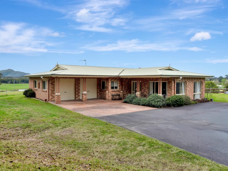 Click to view all images 2 Pawseys Road South Arm NSW 2449 - Image 2