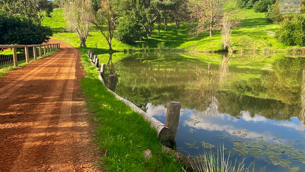 Click to view all images Yarloop WA 6218 - Image 3