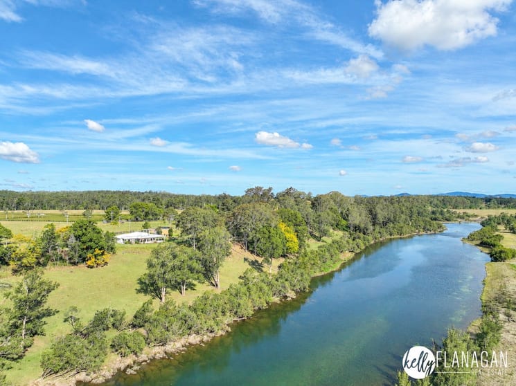 Click to view all images 837 Armidale Road Skillion Flat NSW 2440 - Image 2