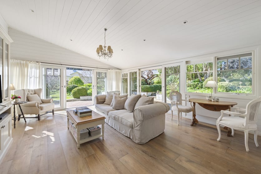 Click to view all images 190 Purves Road Arthurs Seat VIC 3936 - Image 2