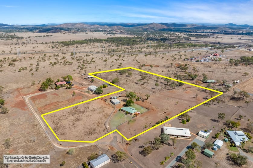 Click to view all images 16 Brown Close Gracemere QLD 4702 - Image 1