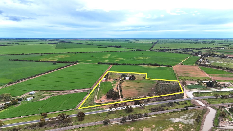 Click to view all images 5213 Murray Valley Highway Castle Donnington VIC 3585 - Image 1