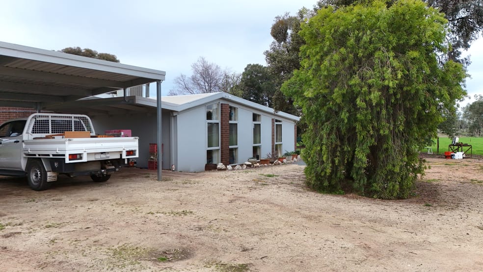 Click to view all images 5213 Murray Valley Highway Castle Donnington VIC 3585 - Image 2