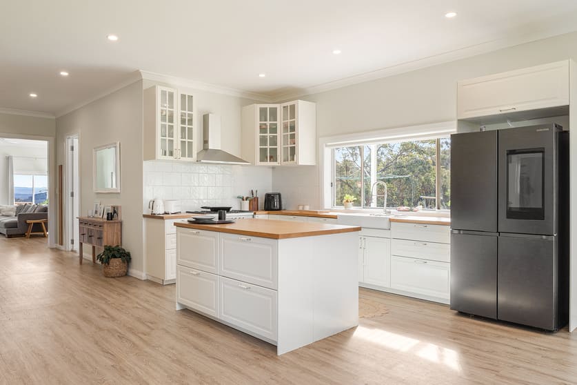 Click to view all images 273 Tugalong Road Canyonleigh NSW 2577 - Image 2