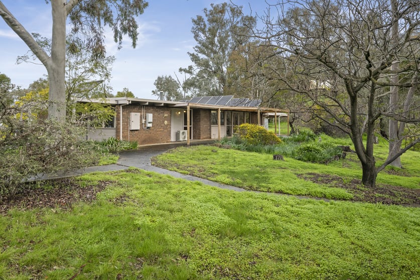 Click to view all images 97 Yarrabee Road Markwood VIC 3678 - Image 2