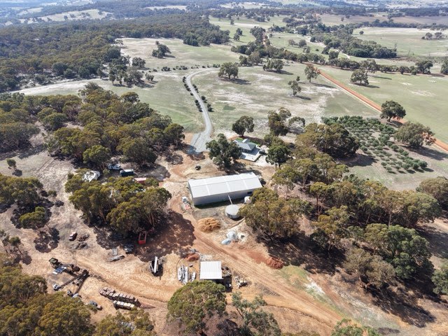 Click to view all images 146 Jilyading Drive Hoddys Well WA 6566 - Image 2
